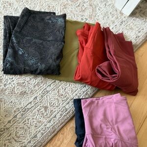Mixed Color lululemon Leggings Bundle - Olive, Red, Mauve, Pink, Black Floral